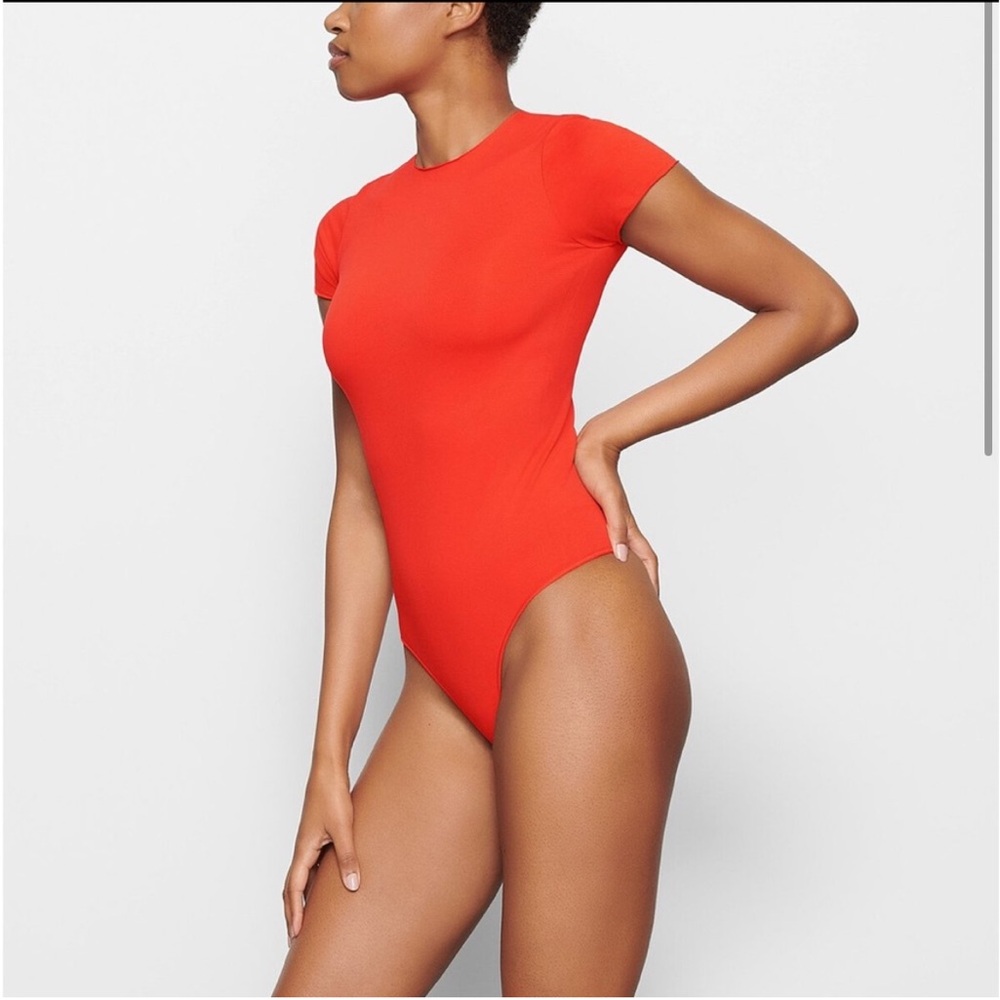 SKIMS Scarlet Short Sleeve Bodysuit
